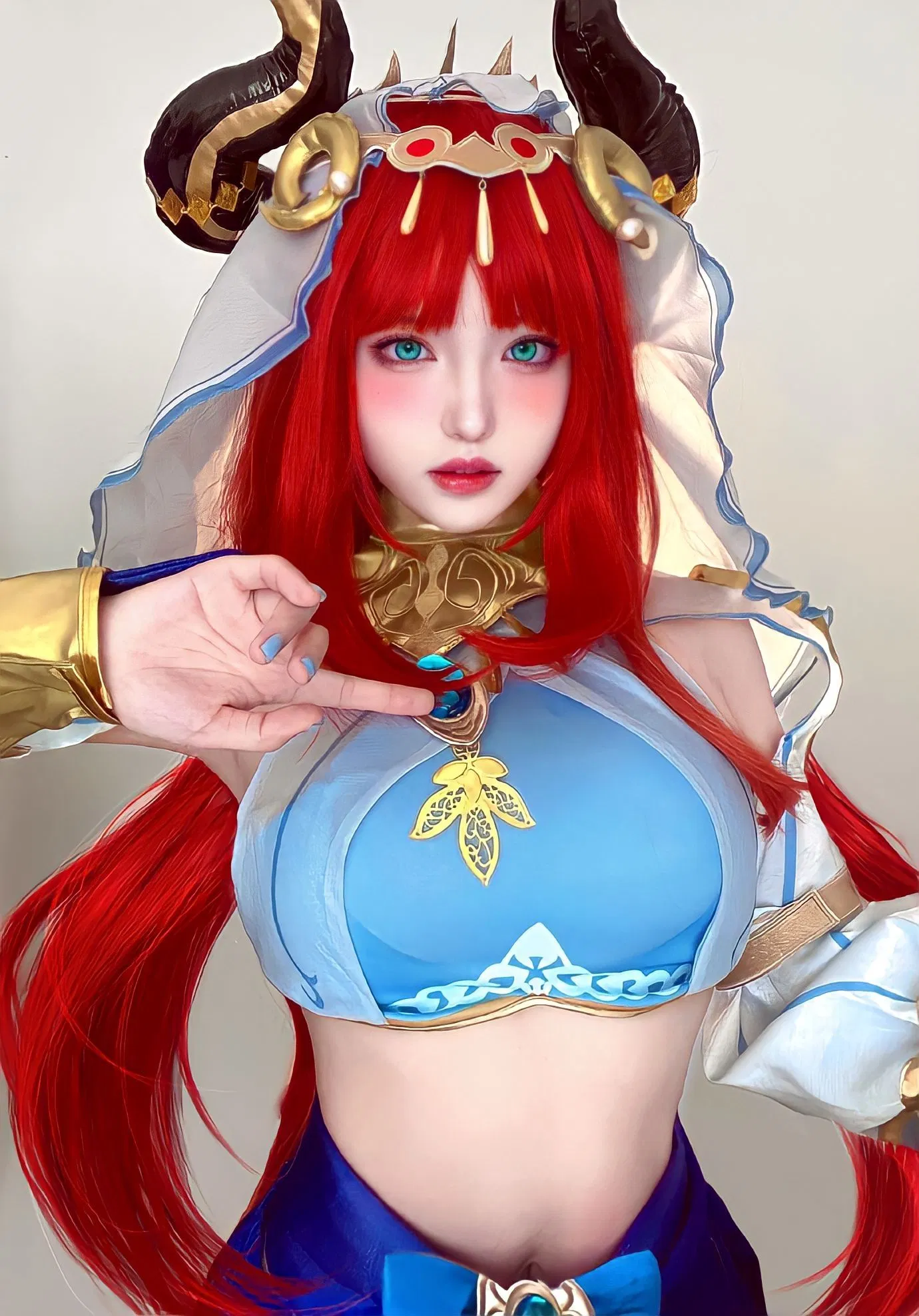 Nilou Cosplay 🌊 Genshin Impact HoYoLAB