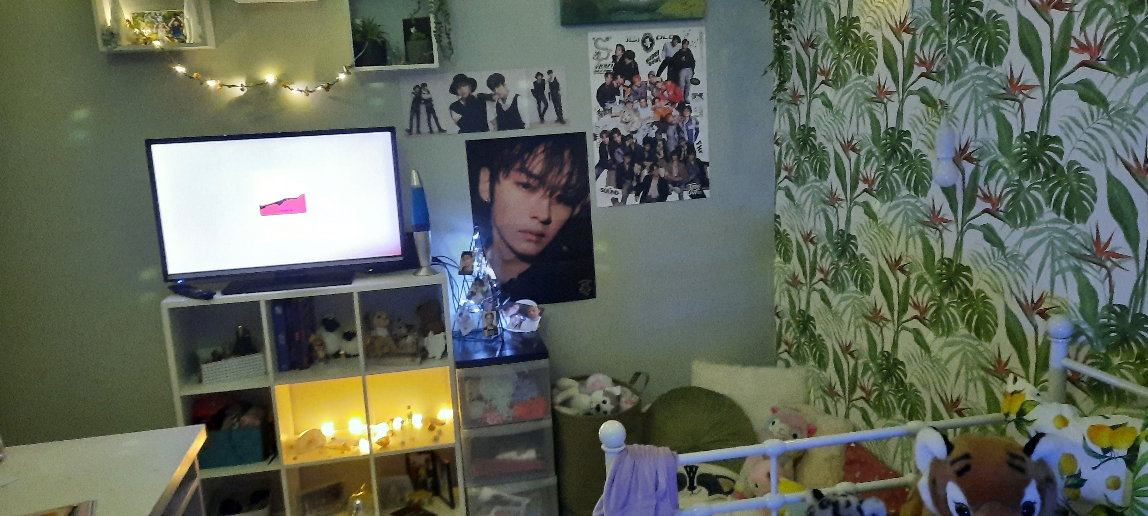 Just me having a party in my room HoYoLAB