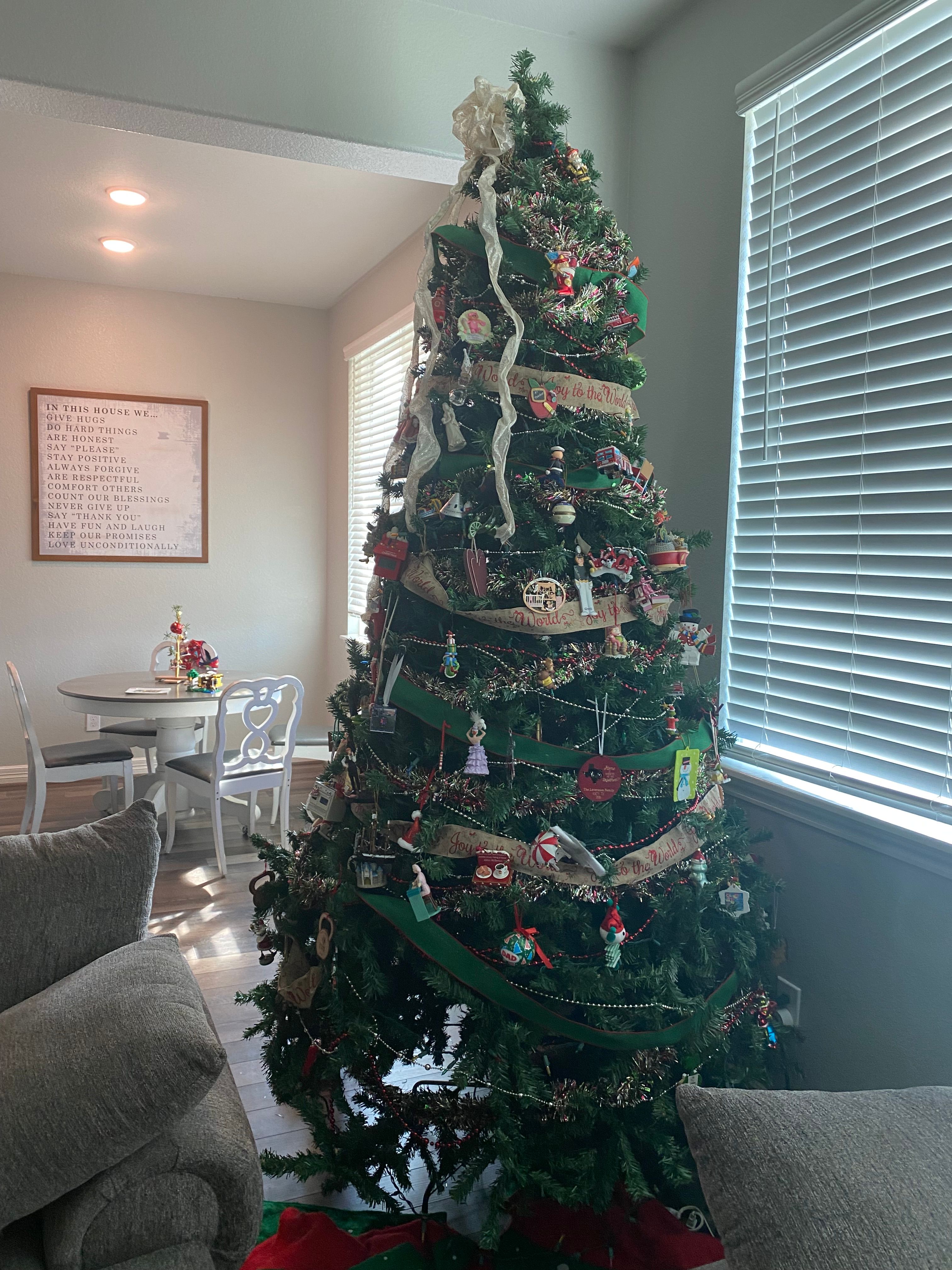 How many christmas trees did my mom put up? HoYoLAB