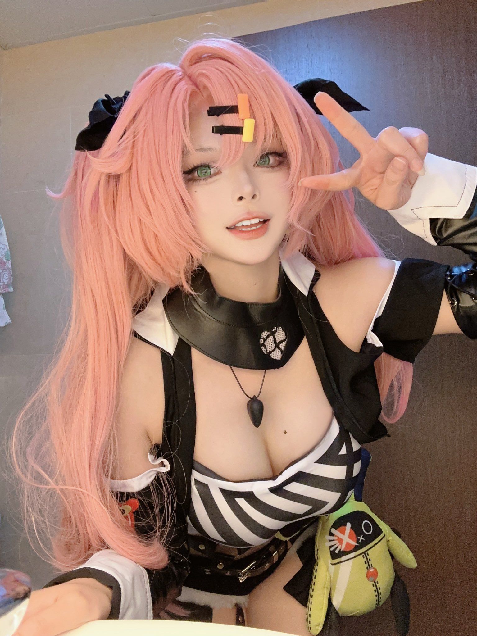 Improved Graphics:  Zenless Zone Zero Nicole Bikini Mod - wkboxa1