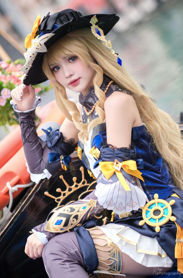 Navia Cosplay Genshin Impact Hoyolab