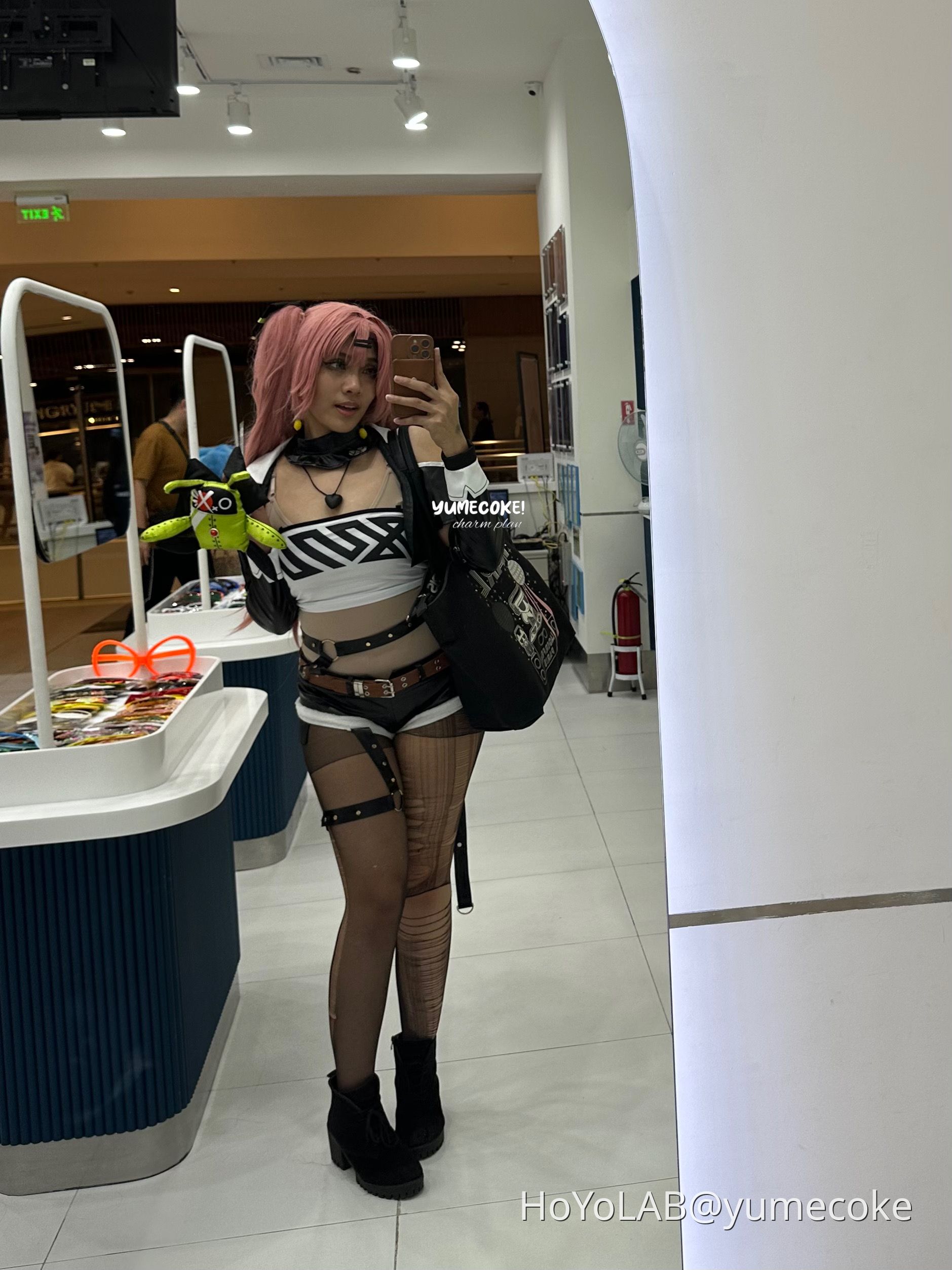 NICOLE DEMARA COSPLAY coser: yumecoke Zenless Zone Zero HoYoLAB