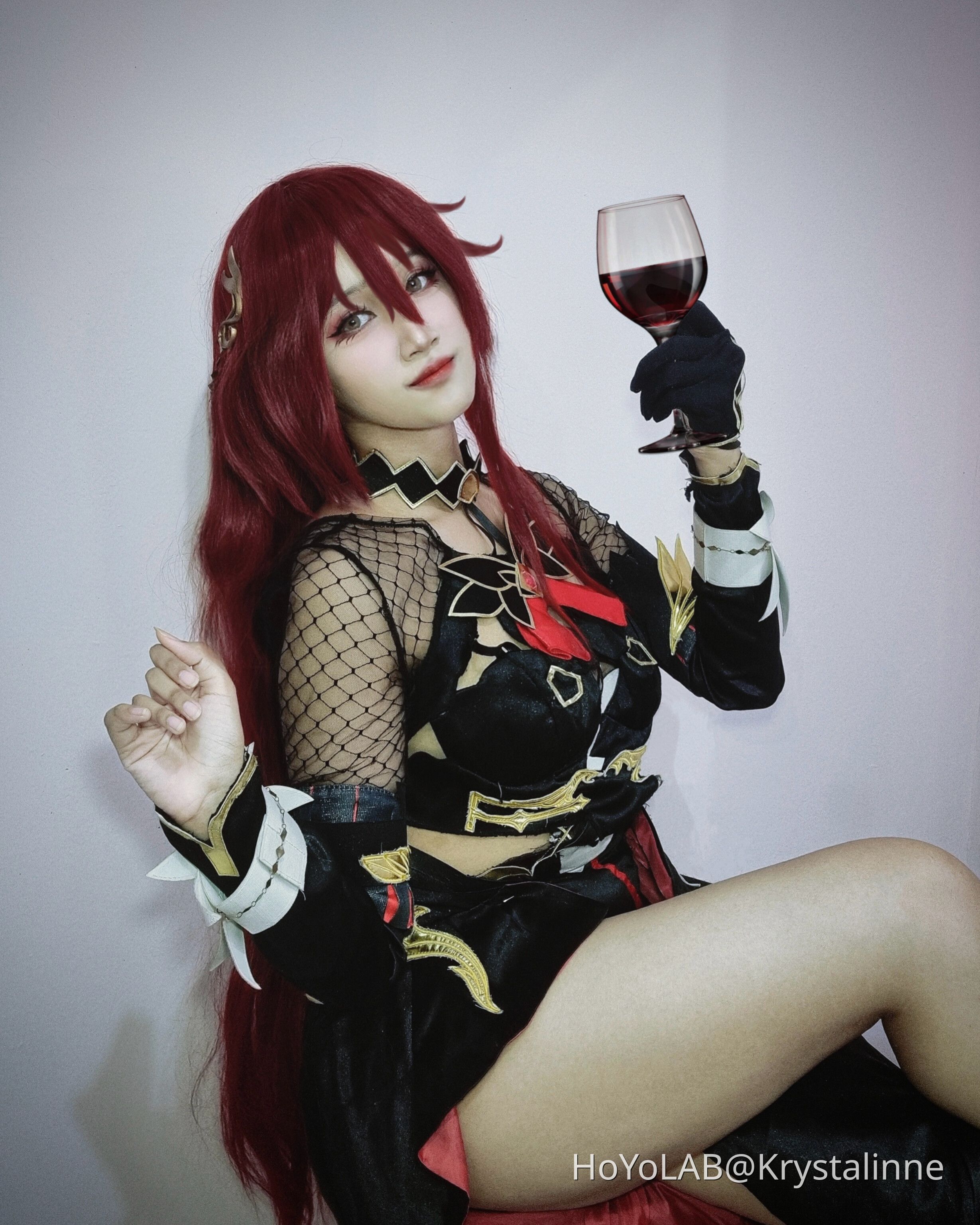 Eden cosplay for her birthday 🍷🎼 Honkai Impact 3rd | HoYoLAB
