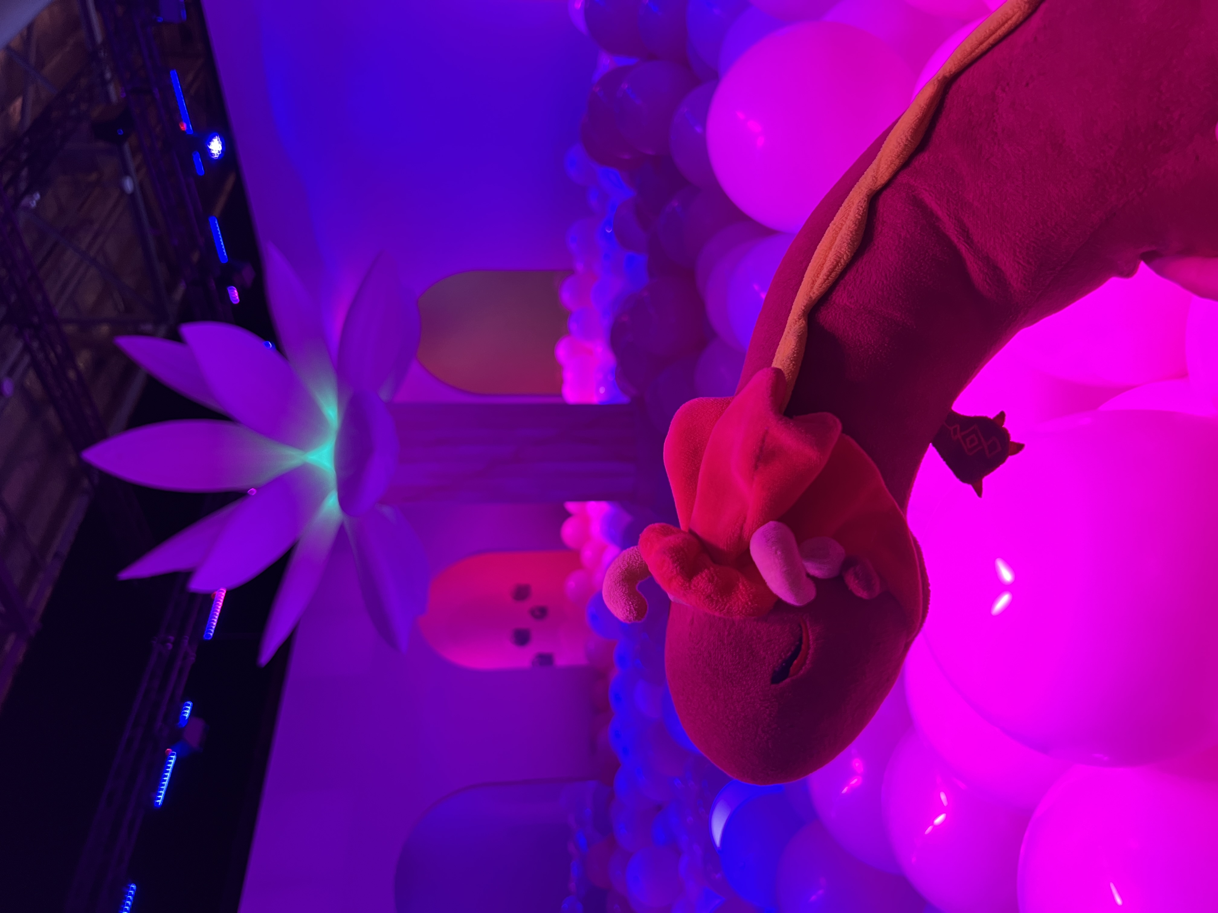 zhongli-in-bubble-planet-genshin-impact-hoyolab